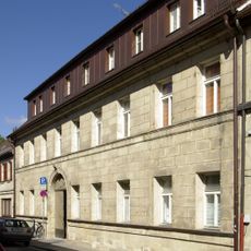 Wohnhaus, Polizeimauer