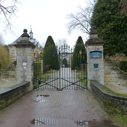Wijlre Castle: gate and fences