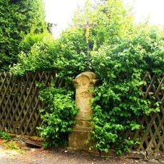 Kříž v Dlouhé ulici v Dubé