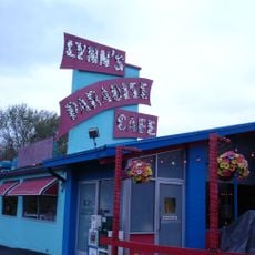 Lynn's Paradise Cafe