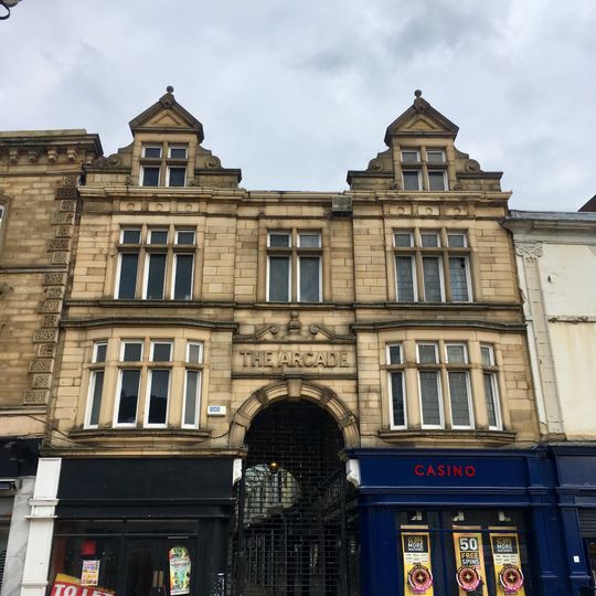 23 And 25, Market Place