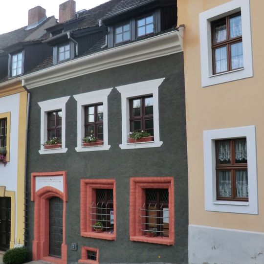Wohnhaus in geschlossener Bebauung Karpfengrund 8
