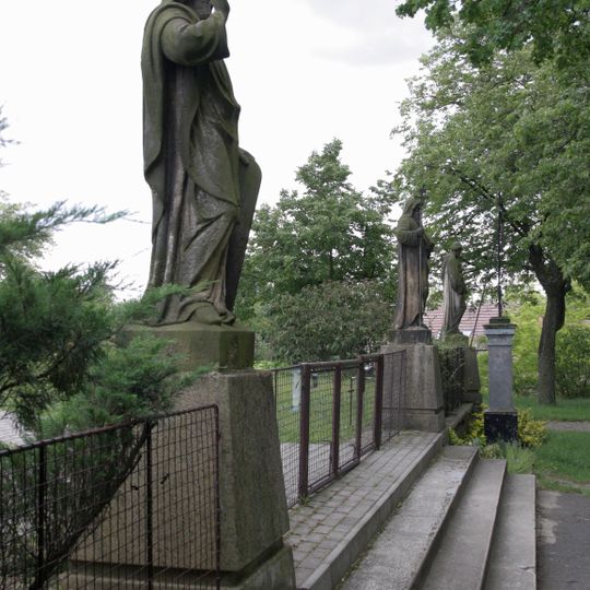 Sochy sv. Cyrila, sv. Metoděje, sv. Dominika a sv. Josefa