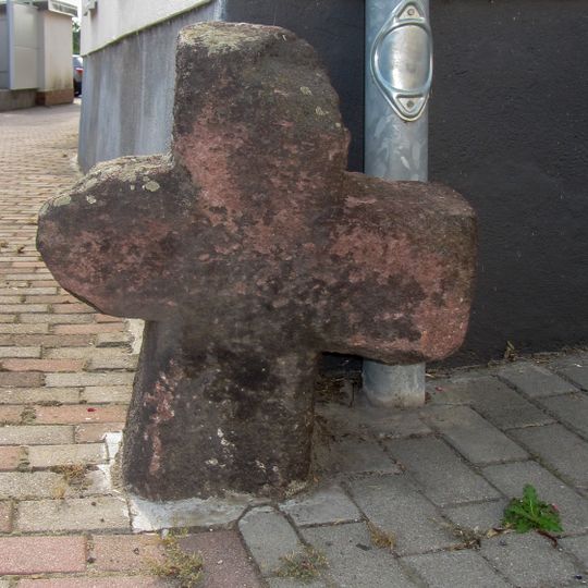 Zwei Steinkreuze Sportlerweg 2