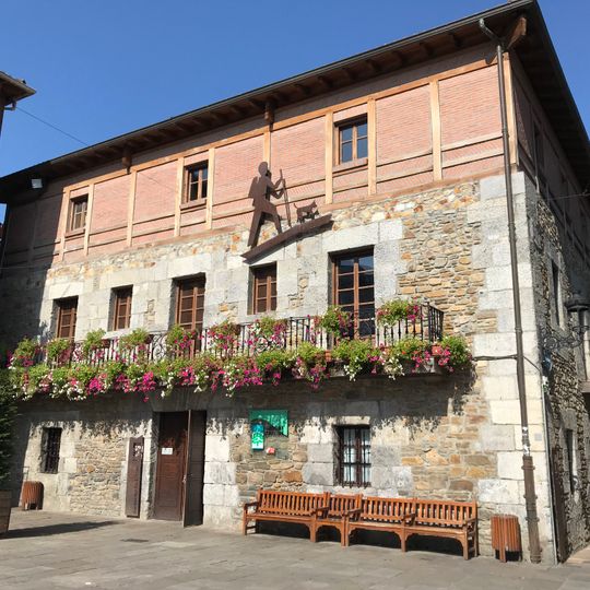 Casa Gudarien Plaza 1