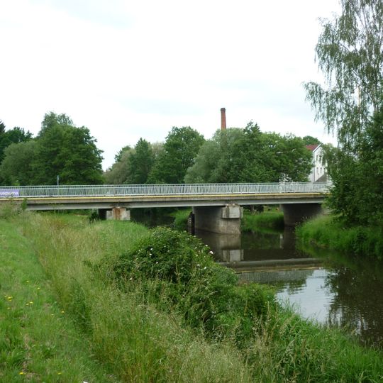 Most Pražské ulice přes Nežárku v Jindřichově Hradci