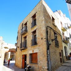 House at 1 Saiz de Carlos street