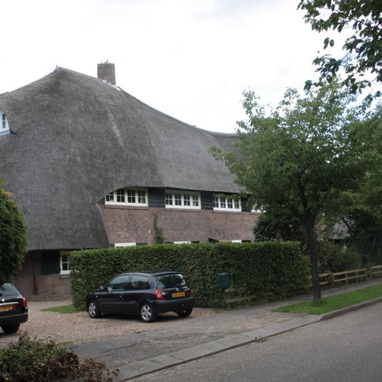 Complex middenstandswoningen: woonblok E