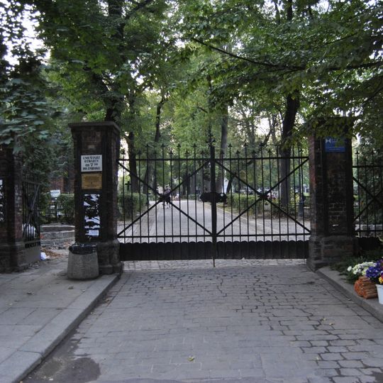 Ogrodzenie z bramą cmentarza Mater Dolorosa w Bytomiu