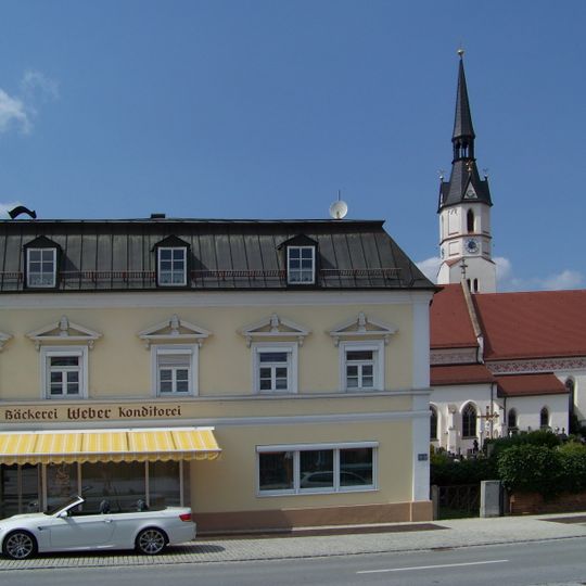 Wohn- und Geschäftshaus