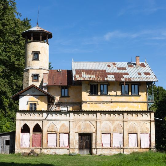 Letohrádek u zámku Valeč