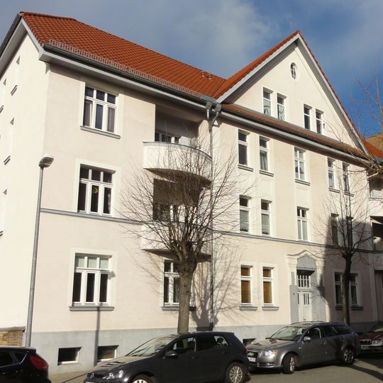 Wohnhaus in geschlossener Bebauung Alexanderstraße 1