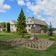 Pomník Sovětské armádě v Králové na křižovatce