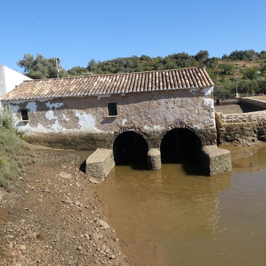 Water Mill and Nora at Sítio das Fontes