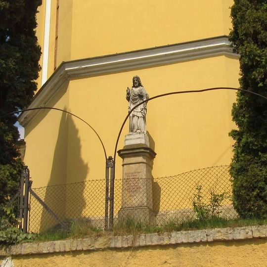Socha Ježíše Krista v Náměšti na Hané za kostelem