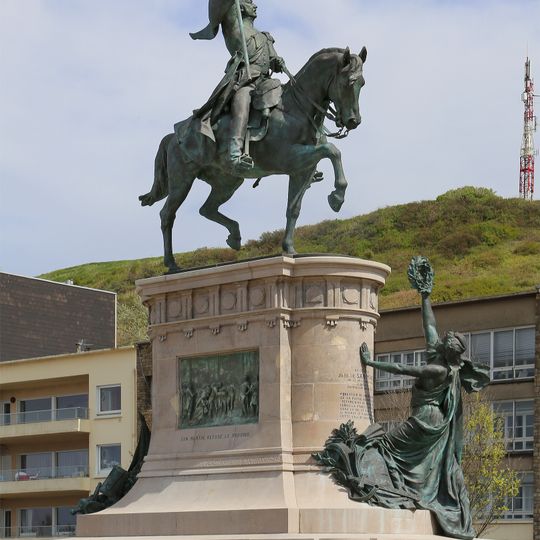 Statue équestre du général San Martín