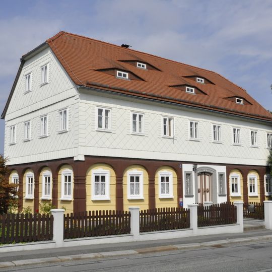 Ernst-Thälmann-Straße 6