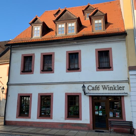 Wohnhaus in geschlossener Bebauung