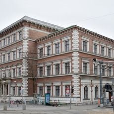Evangelische Schule, Karlsplatz