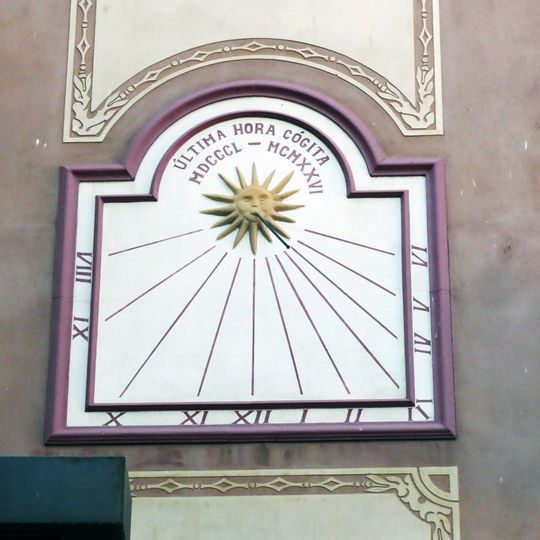 Rellotge de sol de l'edifici Sayol