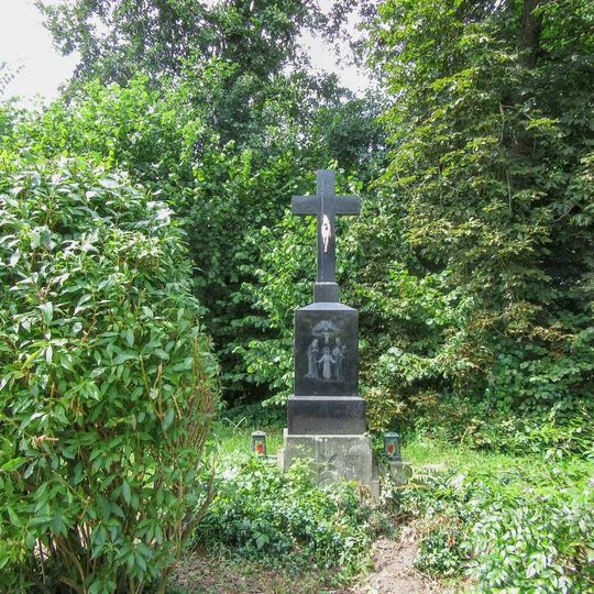 Kříž v Leštině na Závlačí