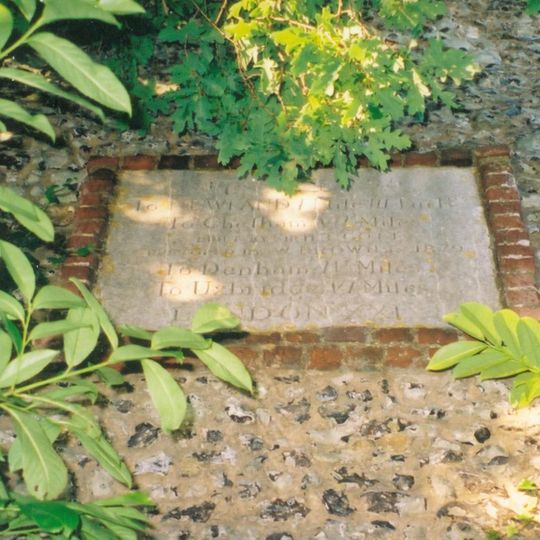 Milestone, Chesham Lane: at northern jct of Monument Lane, to left of entrance to the Chesham Centre