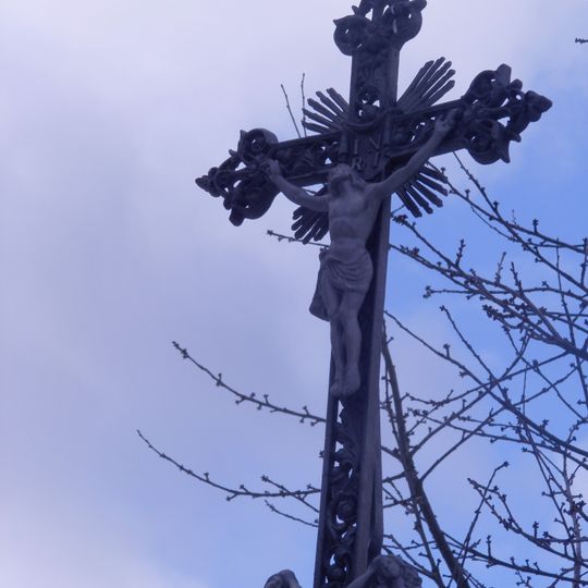 Kříž na rozcestí nad Hostovicemi