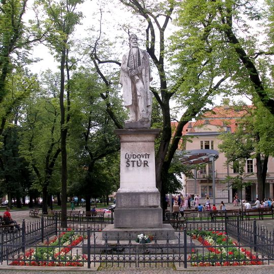 Pomník so sochou Ľ. Štúra