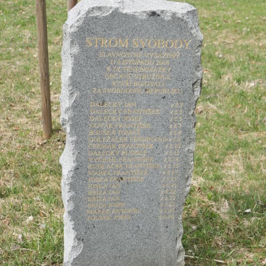 Památník Stromu svobody a občanům Stružince, kteří bojovali za svobodnou republiku