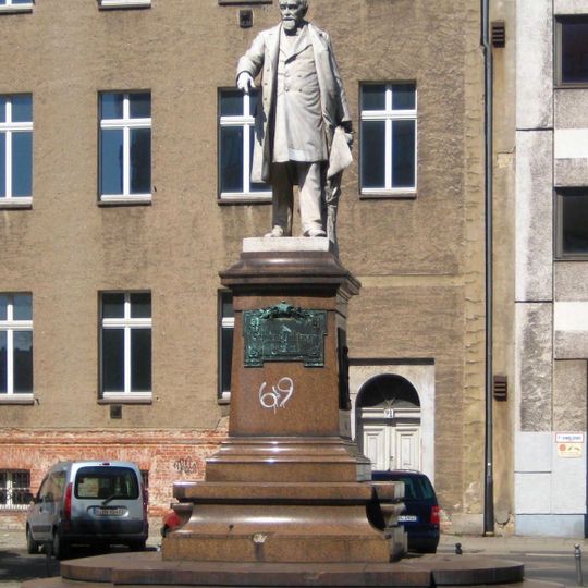 Denkmal Hermann Schulze-Delitzsch