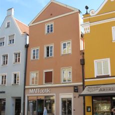 Wohn- und Geschäftshaus