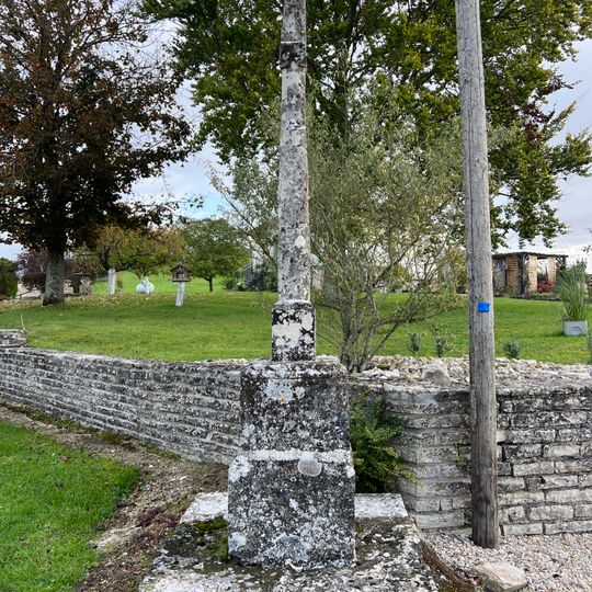 Croix de la route de Chablis