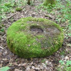 Budrių akmuo su dubeniu