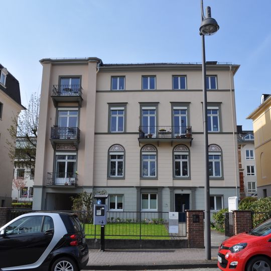 Haus Kaiser-Friedrich-Promenade 63