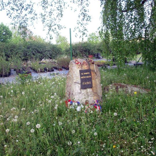 Pomník obětem bombardování v Plzni v Jateční ulici II