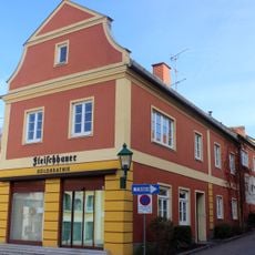 Wohn- und Geschäftshaus