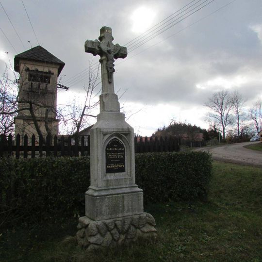 Kříž na okraji Branišova