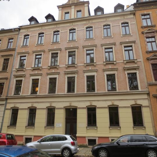 Mietshaus in geschlossener Bebauung Schloßplatz 11