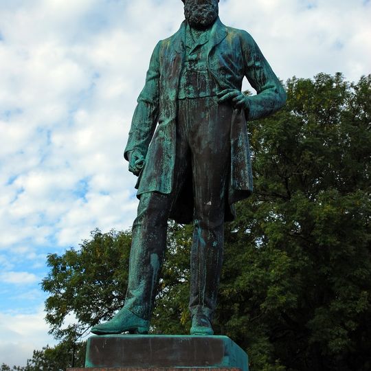 Statue of John Candlish