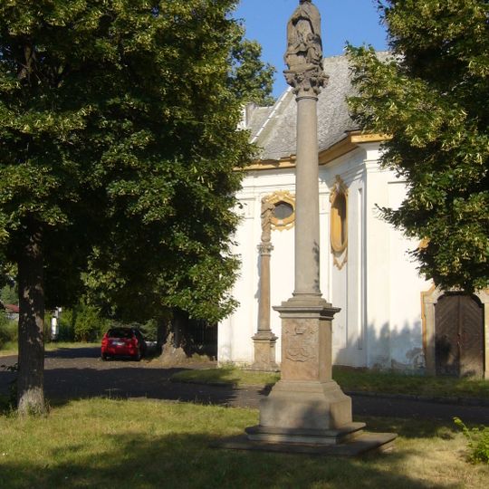 Sloup se sochou Panny Marie