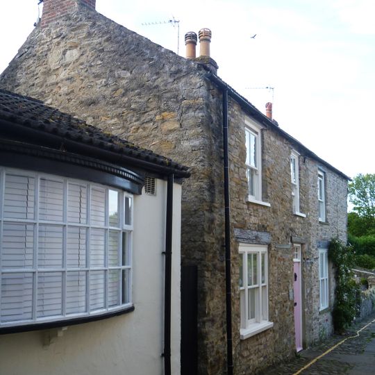 27 And 29, Castle Hill