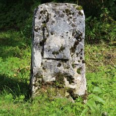 Borne frontière de la Buna