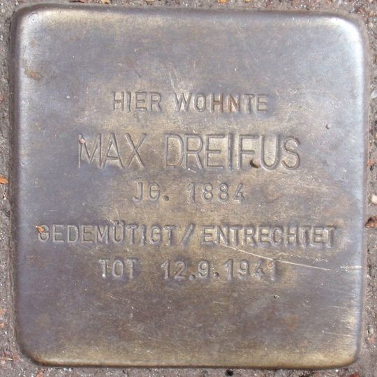 Stolperstein dedicated to Max Dreifus
