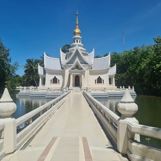 Wat Luang Pho Sot Thammakayaram