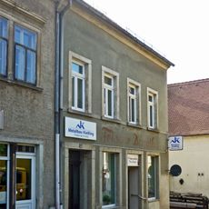 Wohnhaus mit Laden mit rückwärtigem Anbau und rechtem Seitenflügel Pirnaer Straße 21