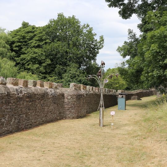 Enceinte extérieure du château d'Abergavenny