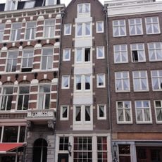 Pakhuis met puntgevel