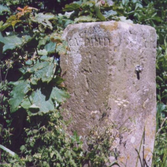 Guidestone, Low Hutton, E of jct with Hutton Hang and Hutton Hill