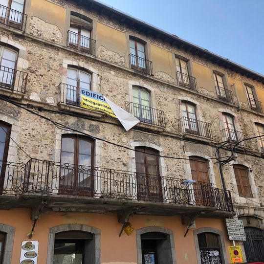 Building in plaça Cabrinetty, 16