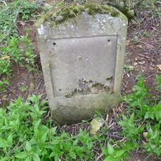 Milestone, 400m N of Barley Mow roundabout